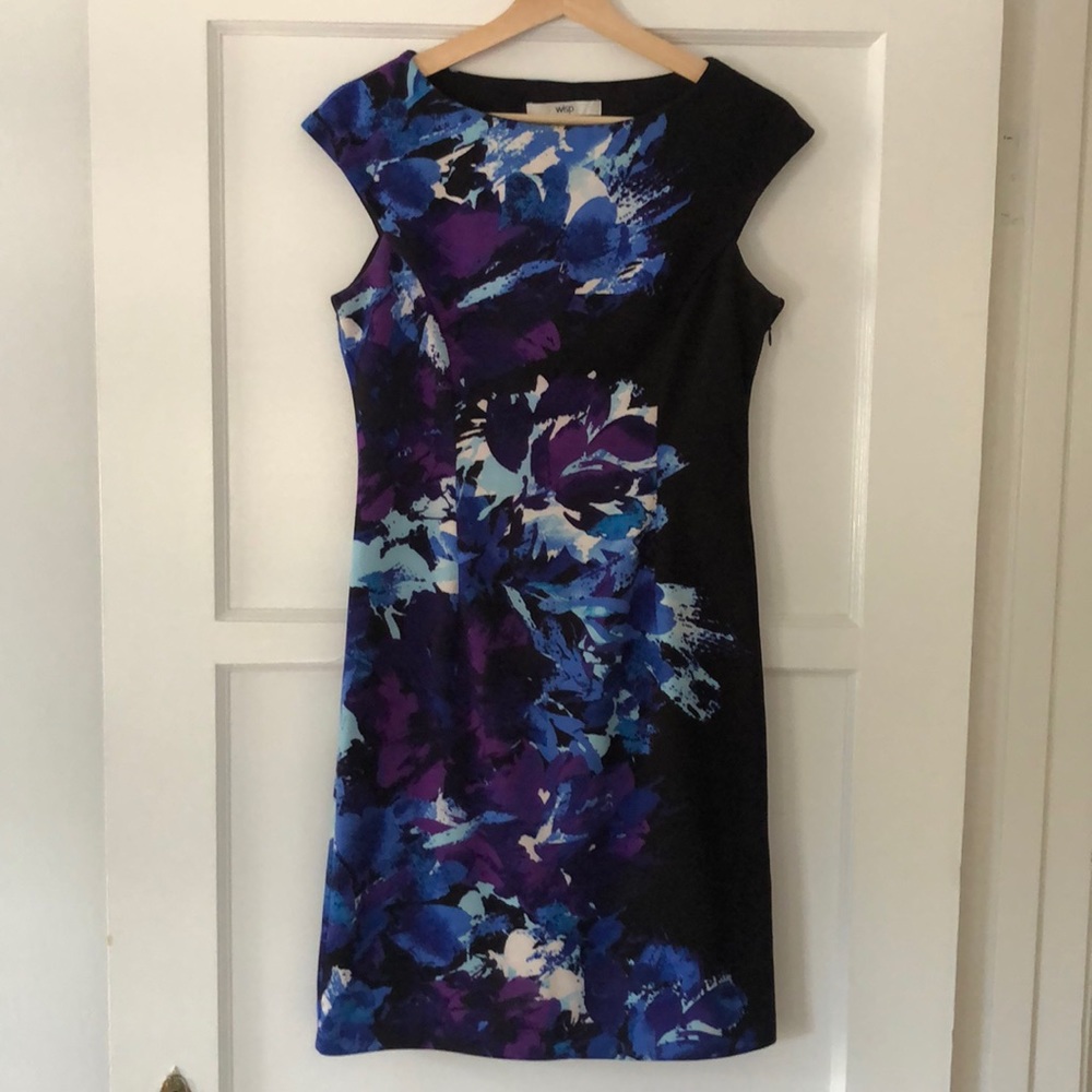 Wisp knee length dress size 6